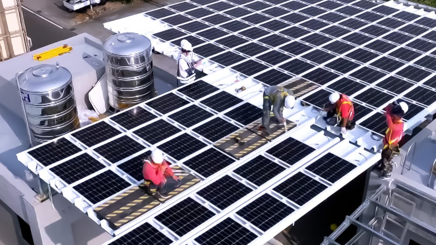 友達打造光電建築一體化整合建材，開發SunSteel光電整合型浪板，實現快速安裝、避免二次施工，讓屋頂光電躍升未來建物新標配。